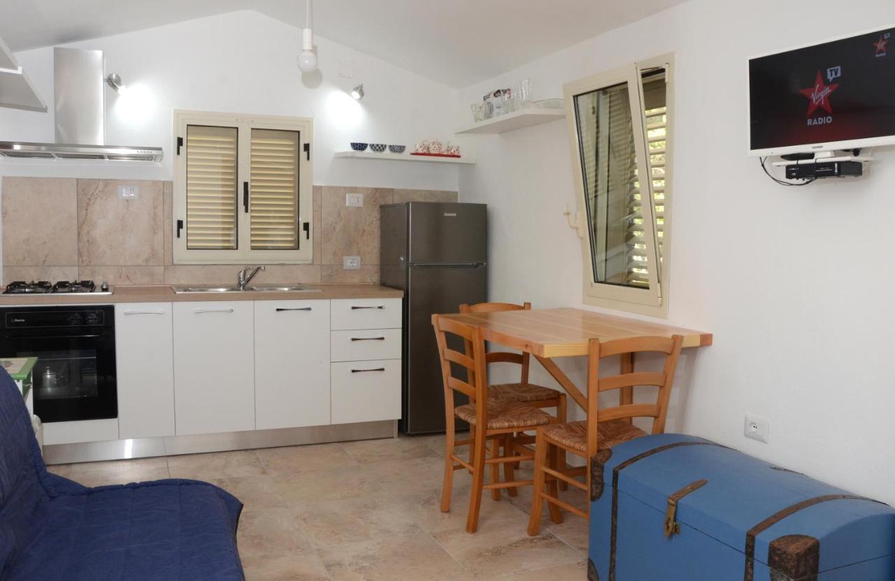 Apartments Villa Corrias Cala Liberotto Esterno foto