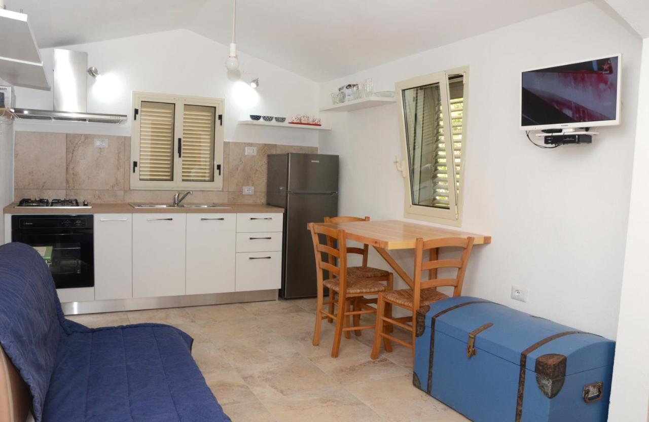 Apartments Villa Corrias Cala Liberotto Esterno foto